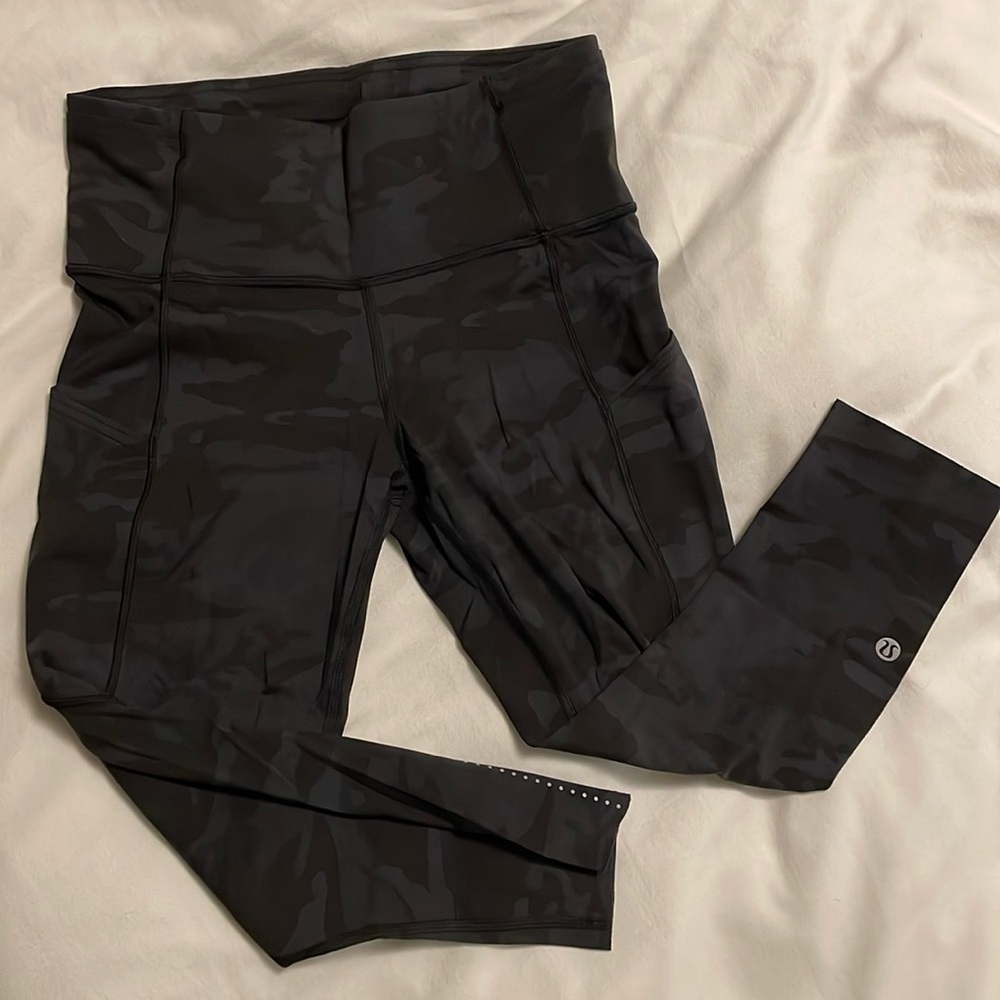 Lululemon Cropped Fast and Free Legging
